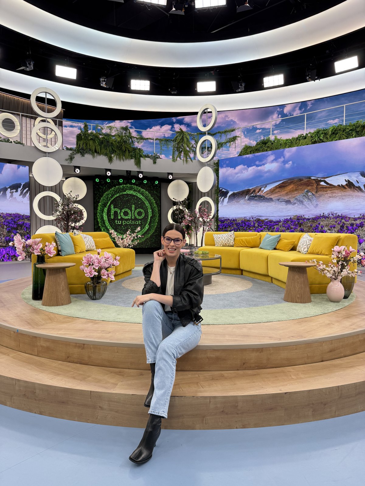 Karolina w studio telewizyjnym